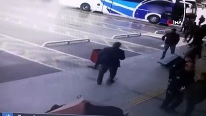 Eşi ile tartışan kadın tabancasına sarıldı...O anlar kamerada