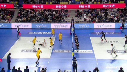 '블로킹 21개 폭발' 현대캐피탈, 연패 탈출 / YTN