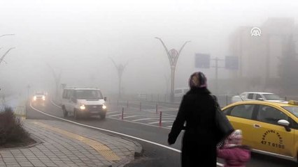 Yoğun sis, ulaşımı etkiledi