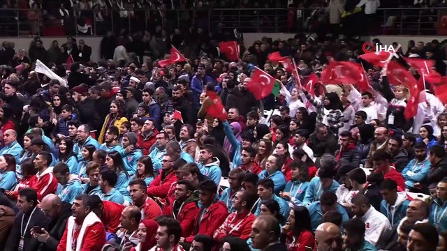 Cumhurbaşkanı Erdoğan: 'Uluslararası organizasyonlarda ülkemizi temsil etmiş sporcular, anlaşılan 28 vakıf üniversitesinde bursla eğitim görme hakkına kavuşuyor'