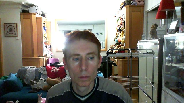 Wiwi égratigne j'attends une réponse de Brigitte Aubé