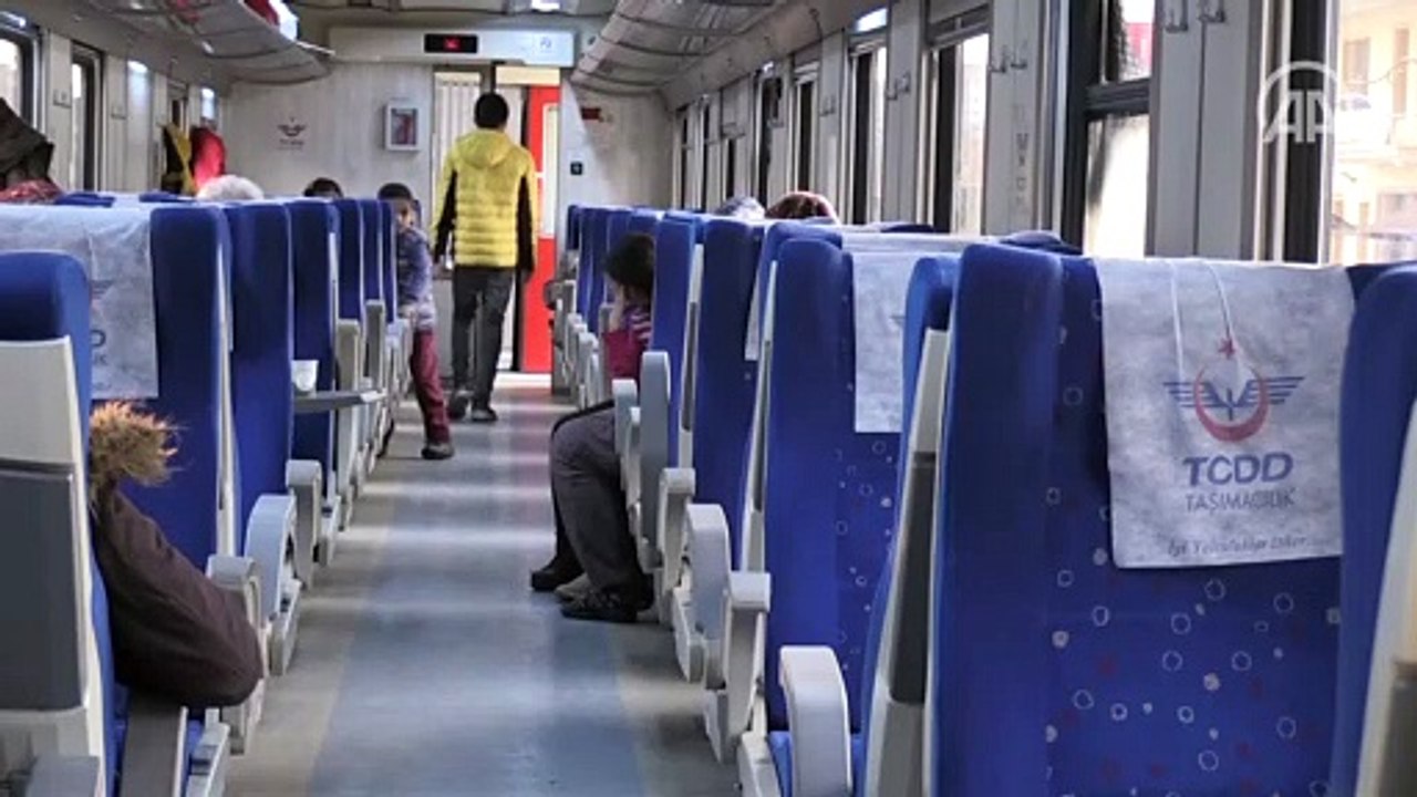 Yardım Treni depremzedelerin hizmetinde... Ortak duaları: Allah emeği geçen herkesten razı olsun