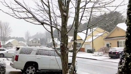 Before and after; about an hour of snowfall