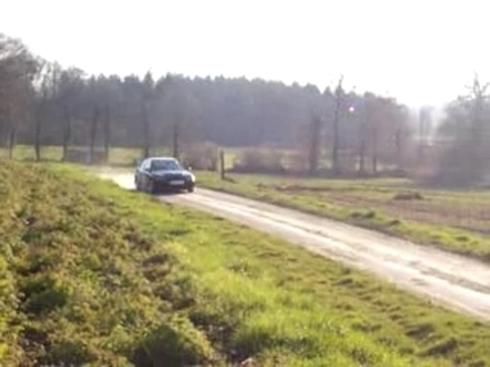 tuning délire d'un japonnais en pleine campagne