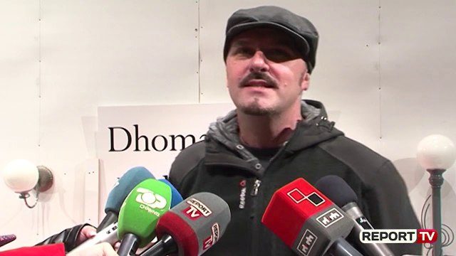 Report TV -'S'ka burrë që tradhton gruan time'! Teatri i Korçës mbushet plot me të 'qeshura'