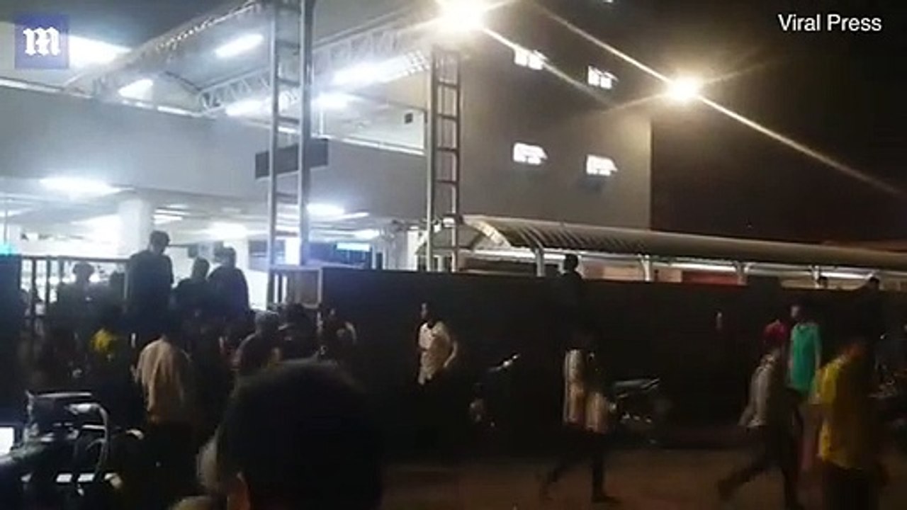 Police free dozens of people from mall where gunman hold hostages