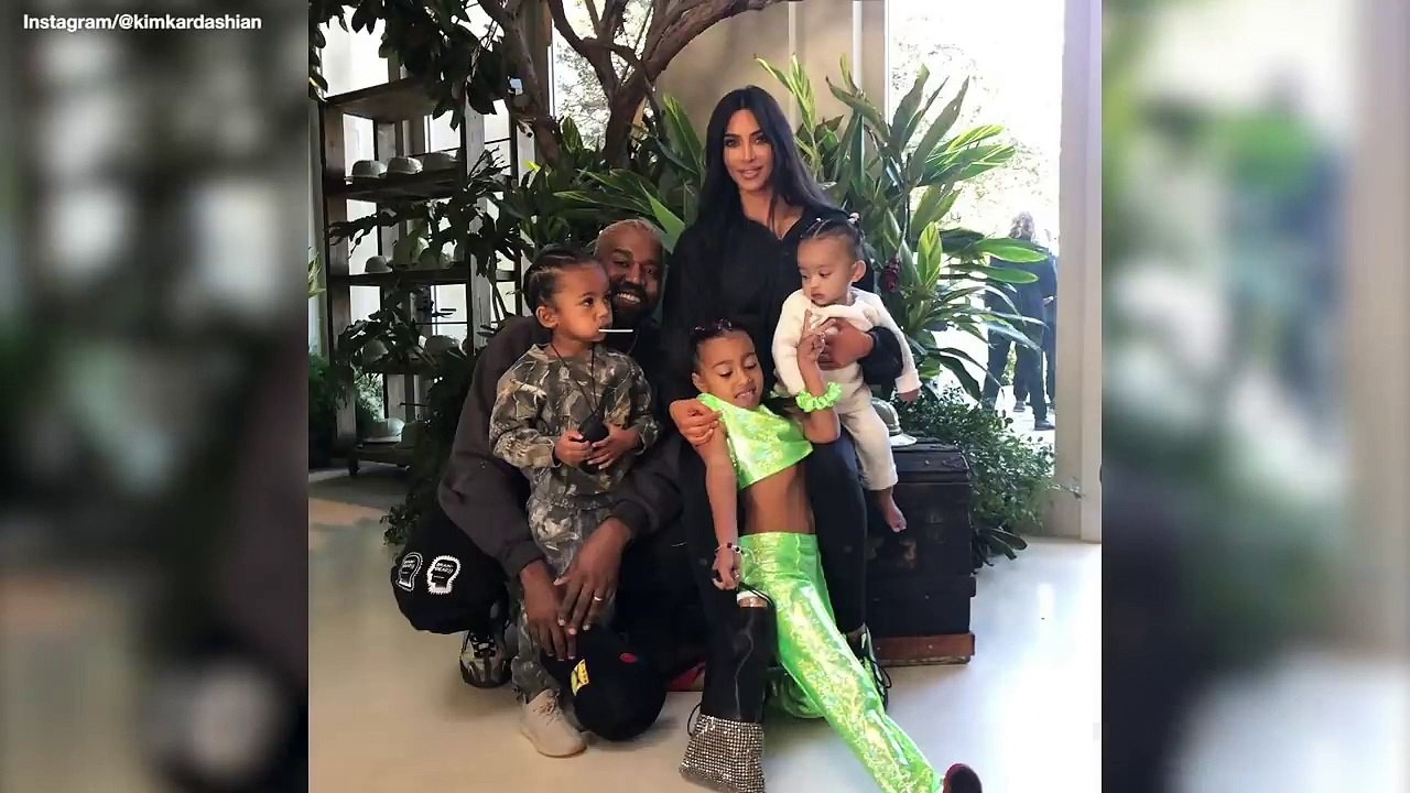 KIM KARDASHIAN  Tour