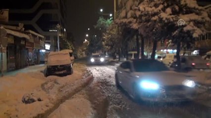 Video herunterladen: Tatvan-Van ve Tatvan-Bitlis karayolu ulaşıma kapatıldı