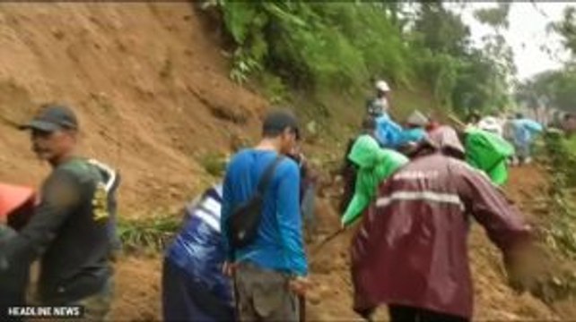 Akses Jalan di Purwakarta Tertutup Longsor