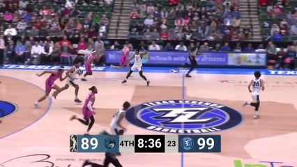 A bigtime dunk by Aric Holman!