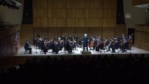 Ünlü orkestra şefi Gürer Aykal, New York'ta kurduğu orkestrayla ikinci kez sanatseverler ile buluştu