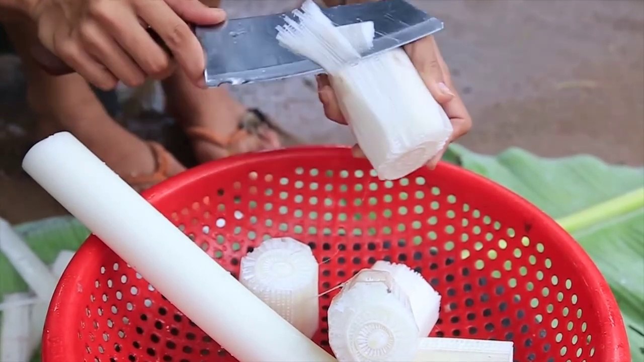 Cambodian food - Banana tree with fish stew - សម្លដើមចេក - ម្ហូបខ្មែរ