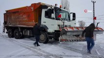 Doğu Anadolu’da karla mücadele devam ediyor