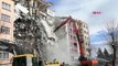 Malatya 6.8'lik depremde malatya'da hasar gören binaların yıkımı sürüyor