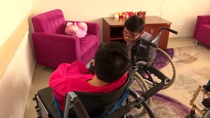 "Devlet ana"nın sahip çıktığı İrem ve Melek, engelleri sevgi ve eğitimle aştı