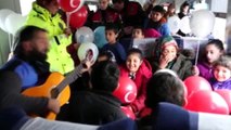 Elazığ polisinden depremzede çocuklara moral desteği