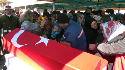 Zırhlı aracın devrilmesi sonucu şehit düşen Uzman Onbaşı Ceyhun Taş son yolculuğuna uğurlandı