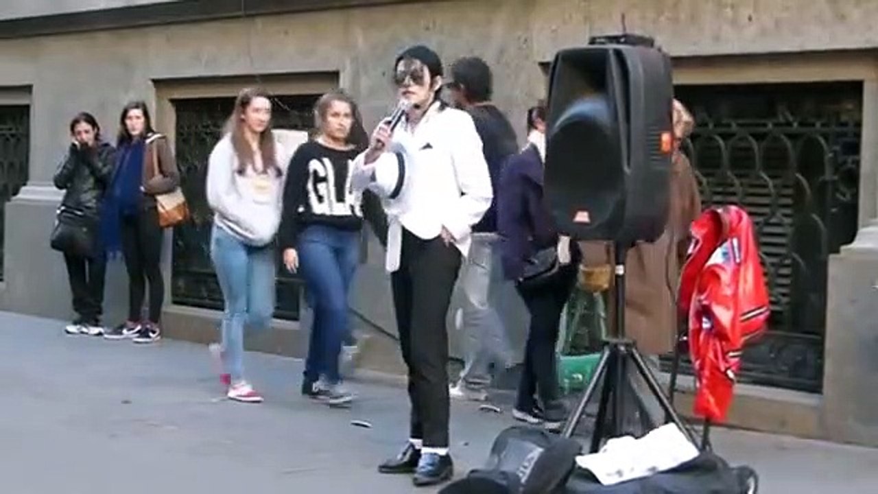 Michael_Jackson_en_la_peatonal_de_Rosario