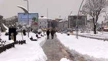 Kar yağışı nedeniyle 6 ilde 607 köy ve mahalle yolu ulaşıma kapandı