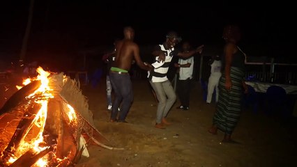 Ambiance urbaine à Abidjan : Akpatro beach, le rendez-vous des noctambules