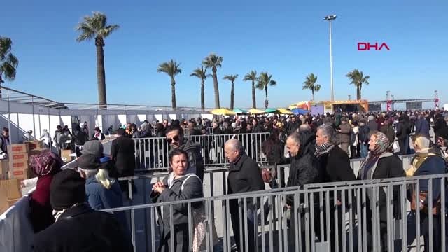 İzmir'de hamsi festivali; 10 ton hamsi tüketildi, horon oynandı