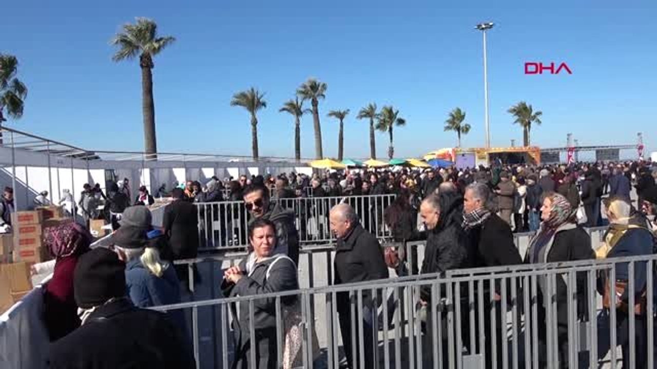 İzmir'de hamsi festivali; 10 ton hamsi tüketildi, horon oynandı