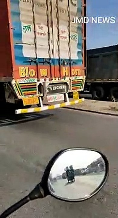 झाँसी कानपूर हाईवे के पास लगा कई किलोमीटर लम्बा जाम