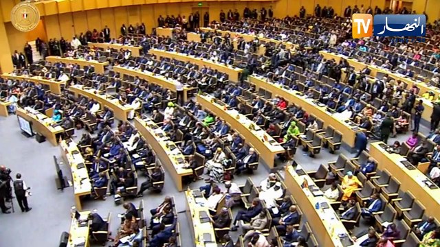 الرئيس تبون : حل الأزمات في قارتنا يجب أن يقوم على الحل السلمي والحوار الشامل دون أي تدخل أجنبي