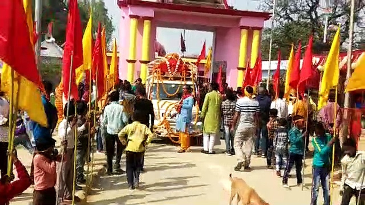 हिंगलाज माता मंदिर से निकली कलश यात्रा, महिलाओं ने की पुष्प वर्षा