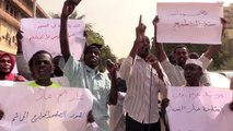 Sudanlılar İsrail ile ilişkilerde normalleşme girişimlerini protesto etti