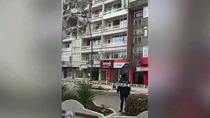 Tüyleri diken diken eden bayrak videosu!