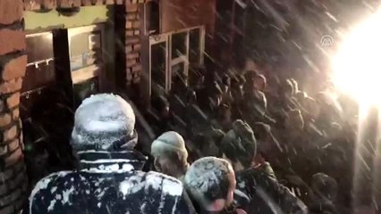 Donma tehlikesi geçiren düzensiz göçmenler yakalandı (2)