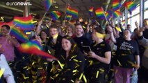 El colectivo LGTB celebra su victoria al ilegalizarse la discriminación sexual en Suiza