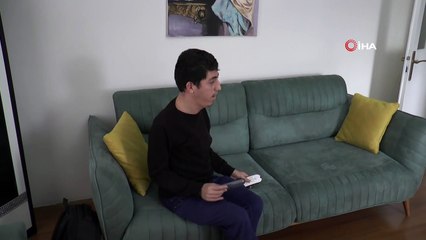 Kas hastası adam, yürüyebilmek için yardım bekliyor