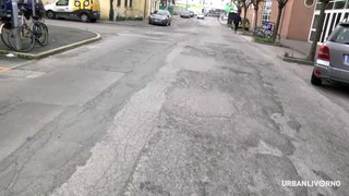 Via Gobetti, una strada devastata dalle buche