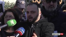 Report TV -Zhdukja e qenve të rrugës, protestë para bashkisë së Tiranës: Nuk është zgjidhje vrasja