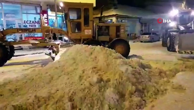 Kar yağışı sonrası karla mücadele çalışmaları hız kazandı