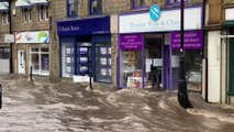 Tempête Ciara: les images de rues transformées en rivières dans une commune au nord de Manchester