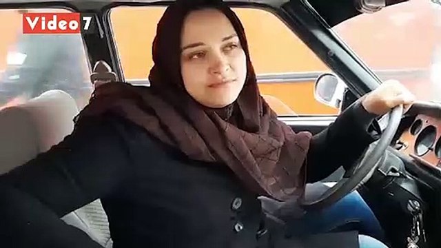 قصة كفاح من أجل الأبناء.. نسمة سائقة تاكسى لتوصيل البنات فقط بالشرقية