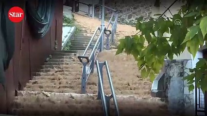 İzmir’de su borusu patladı, denizin rengi değişti