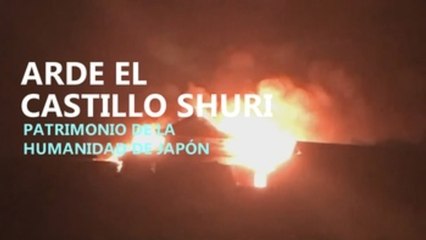 Arde el castillo japonés Shuri de Okinawa