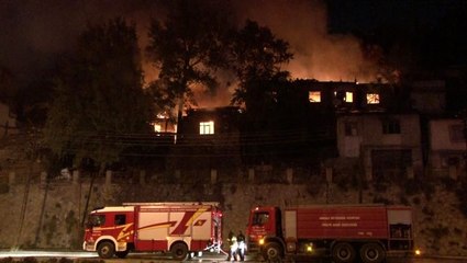 Başkent'te 3 gecekondu alev alev yandı