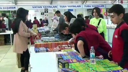 Elazığ Belediyesi 3. Kitap Fuarı'na yoğun ilgi devam ediyor
