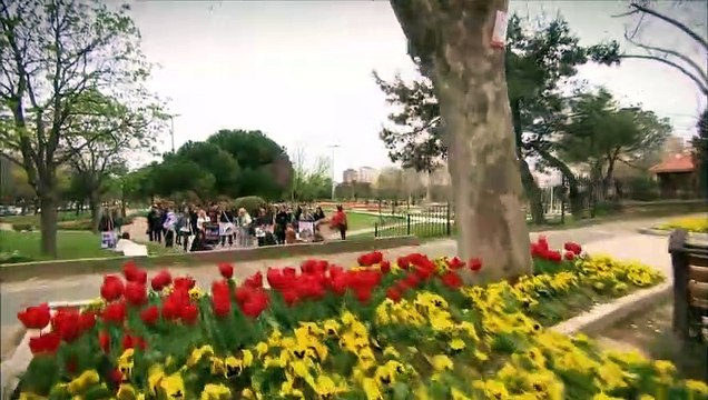 Lara, en acción por los derechos de los animales - El Secreto De Feriha Capítulo 16