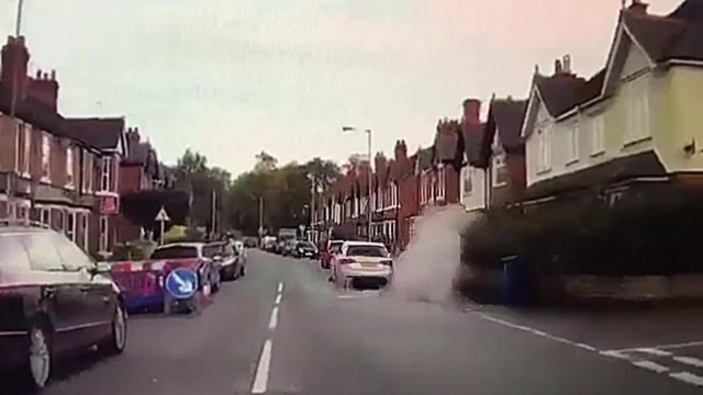 Un automobiliste éclabousse volontairement une piétonne et se fait verbaliser