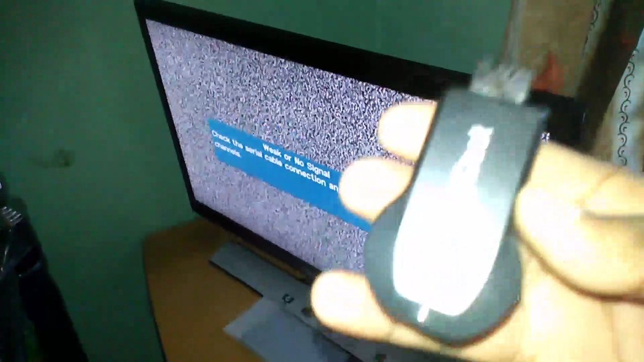 HOW TO CONNECT YOUR SMARTPHONE TO YOUR OLD TV WIRELESSLY