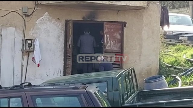 Report TV - Pogradec- U rrëzua nga kabina elektrike duke punuar, vdes 40-vjeçari nga Tirana