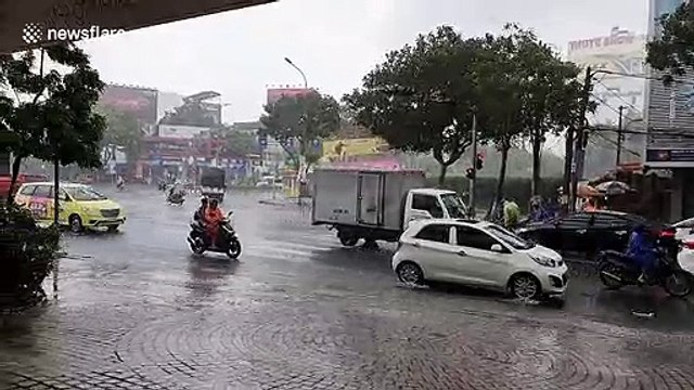 Tropical storm Matmo brings heavy wind and rain to Da Nang, Vietnam