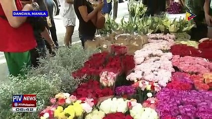 Mga mamimili, dagsa nasa Dangwa para sa mga bulaklak