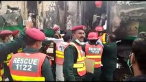 Incêndio em trem deixa mais de 70 mortos no Paquistão